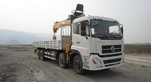 東風(fēng)天龍前四后四隨車起重運(yùn)輸車