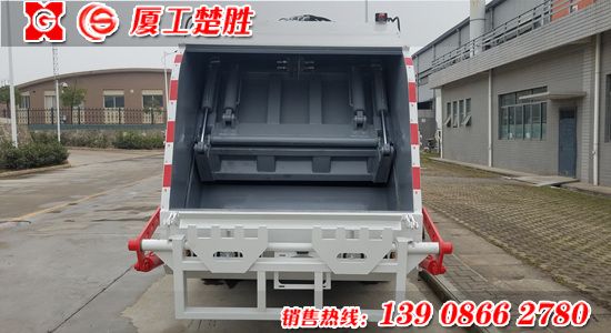 多利卡玉柴發(fā)動(dòng)機(jī)6方壓縮式垃圾車