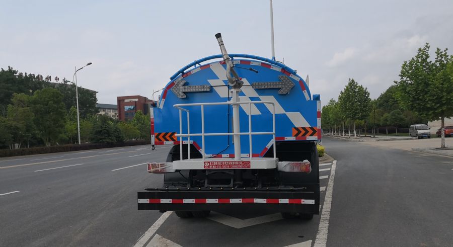 東風天錦路面清洗車