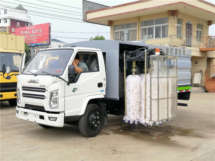 江鈴護欄清洗車